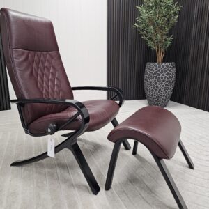 Ekornes - Stressless James lenestol med krakk