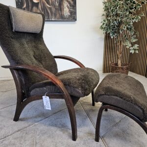 Brunstad Delta Legend lenestol m/krakk i fåreskinn!