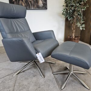 IMG/Ekornes lenestol med fotskammel