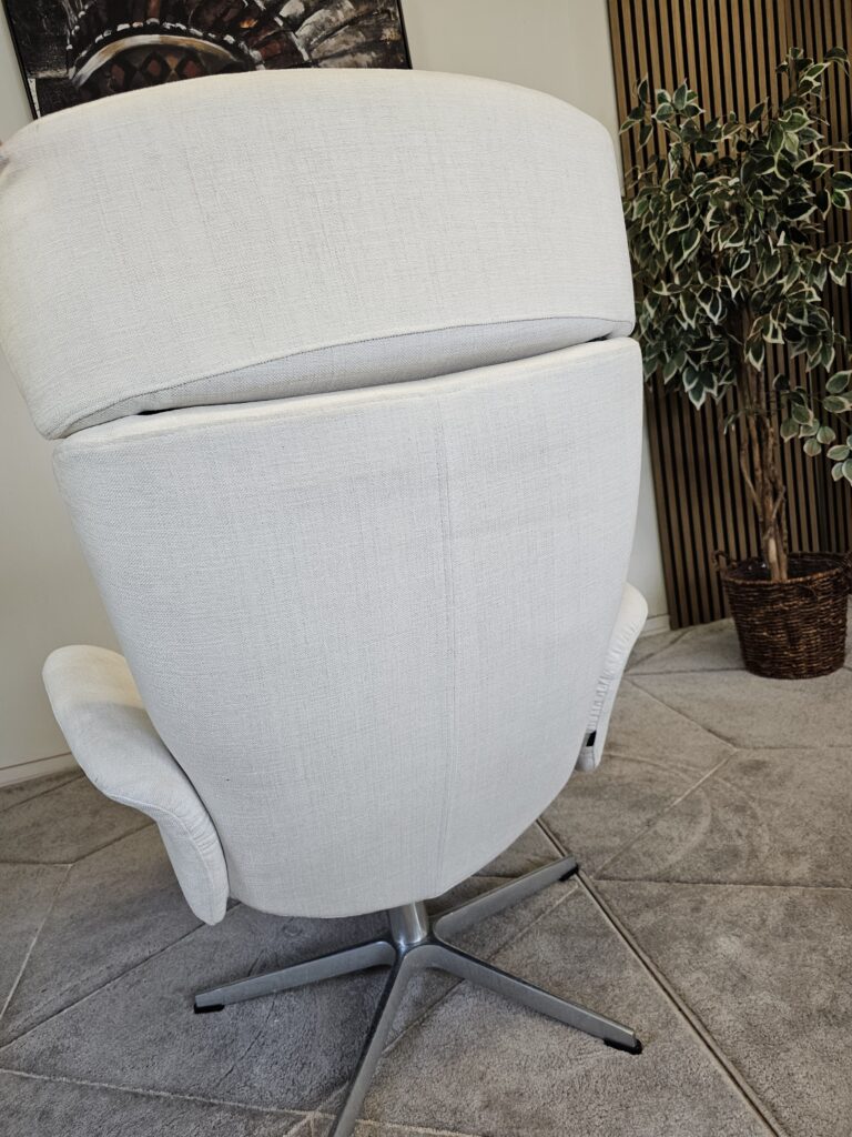 Conform Master lenestol med integrert fothviler