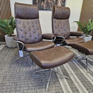 2025/09/1000122821-scaled.jpg 2 stk. Stressless® Metro lenestoler m/krakk fra Ekornes