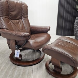 2025/09/1000123317-scaled.jpg Stressless® Mayfair (M) lenestol fra Ekornes m/krakk