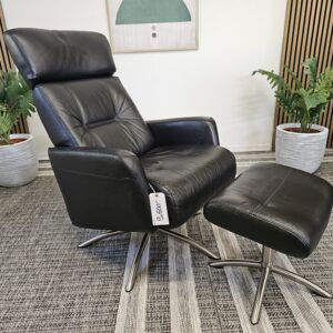 2025/09/1000123516-scaled.jpg IMG Comfort hvilestol med krakk