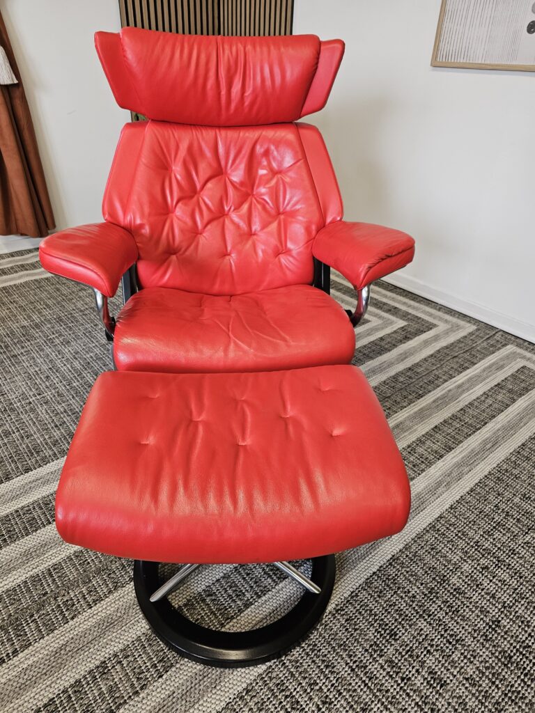 Stressless® Skyline (M) lenestol med krakk fra Ekornes