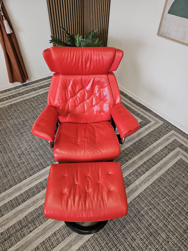 Stressless® Skyline (M) lenestol med krakk fra Ekornes