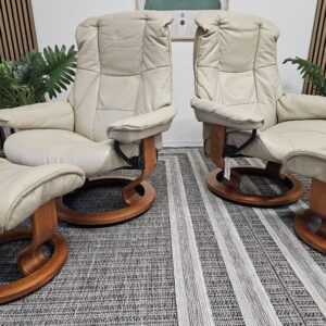 2025/10/1000126476-scaled.jpg 2 stk. Stressless® Mayfair lenestoler m/krakk fra Ekornes