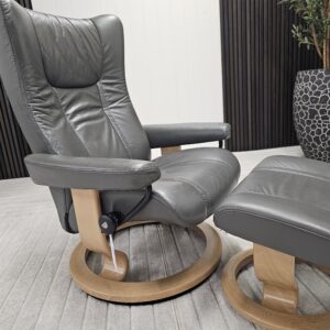 2025/10/1000126975-scaled.jpg Stressless® Wing (M) m/krakk fra Ekornes