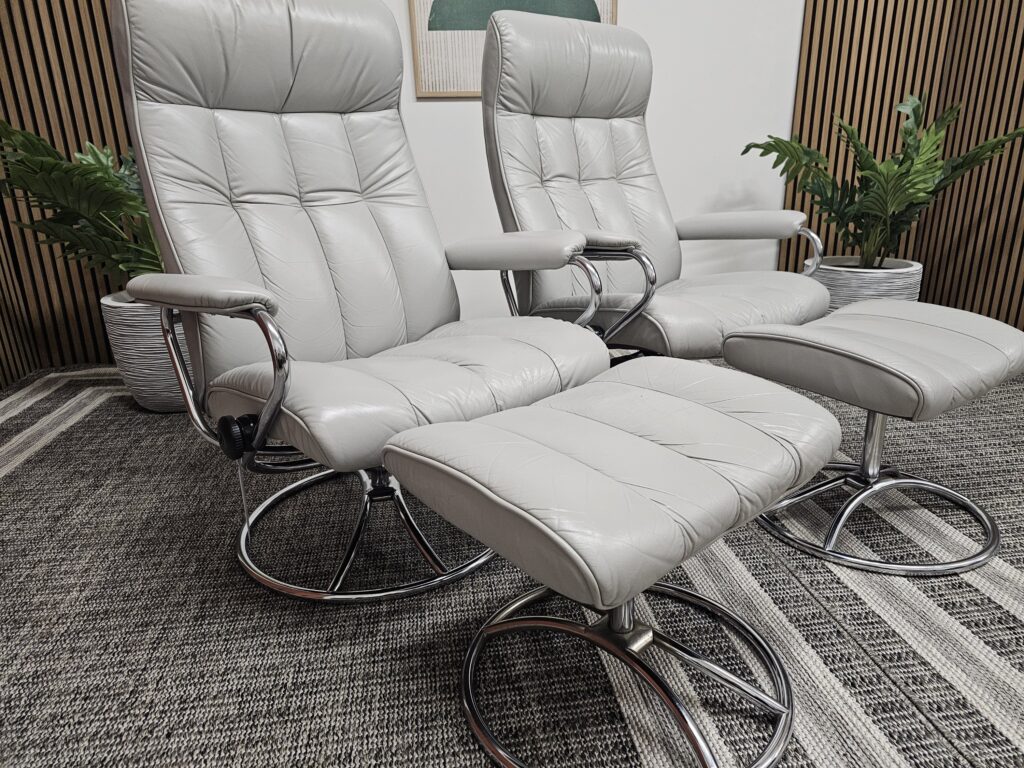 2 stk. Ikonisk Stressless® Golf Original lenestoler fra Ekornes