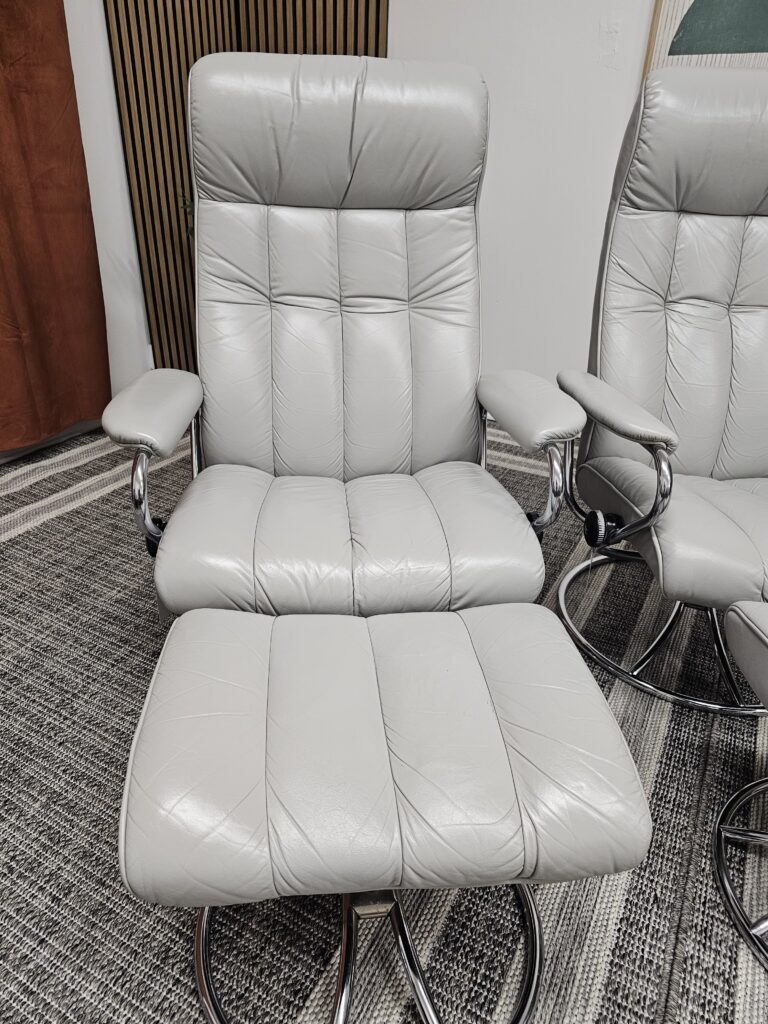 2 stk. Ikonisk Stressless® Golf Original lenestoler fra Ekornes