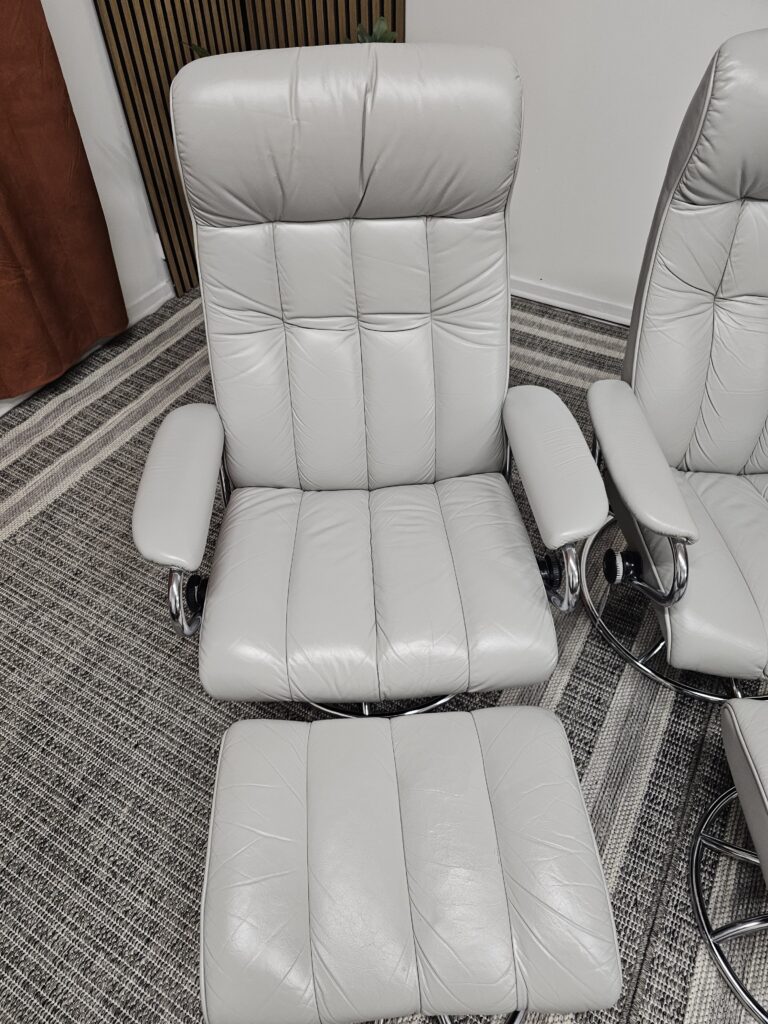 2 stk. Ikonisk Stressless® Golf Original lenestoler fra Ekornes
