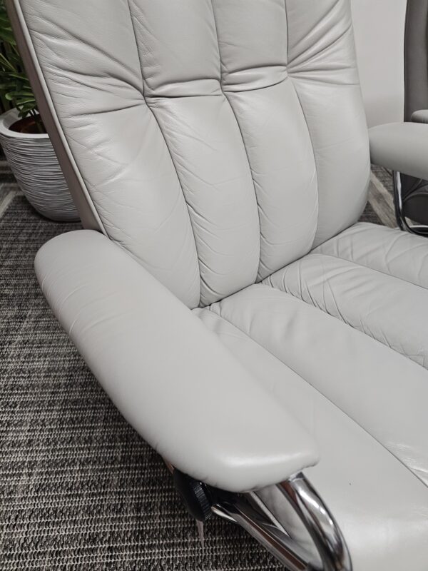 2 stk. Ikonisk Stressless® Golf Original lenestoler fra Ekornes