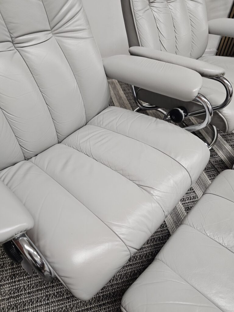 2 stk. Ikonisk Stressless® Golf Original lenestoler fra Ekornes