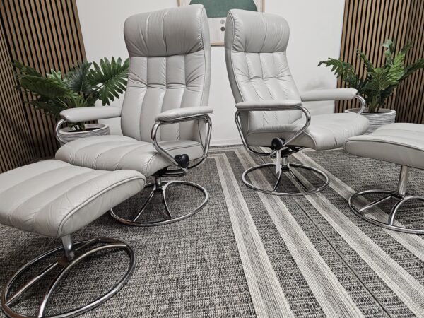 2 stk. Ikonisk Stressless® Golf Original lenestoler fra Ekornes