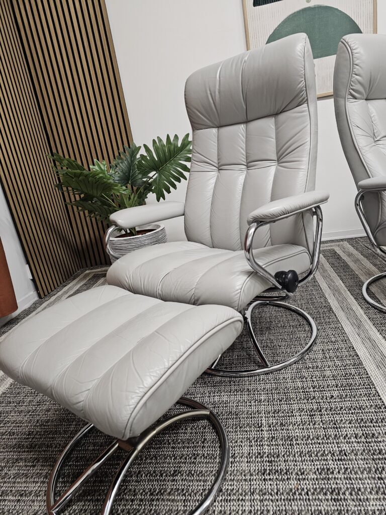 2 stk. Ikonisk Stressless® Golf Original lenestoler fra Ekornes
