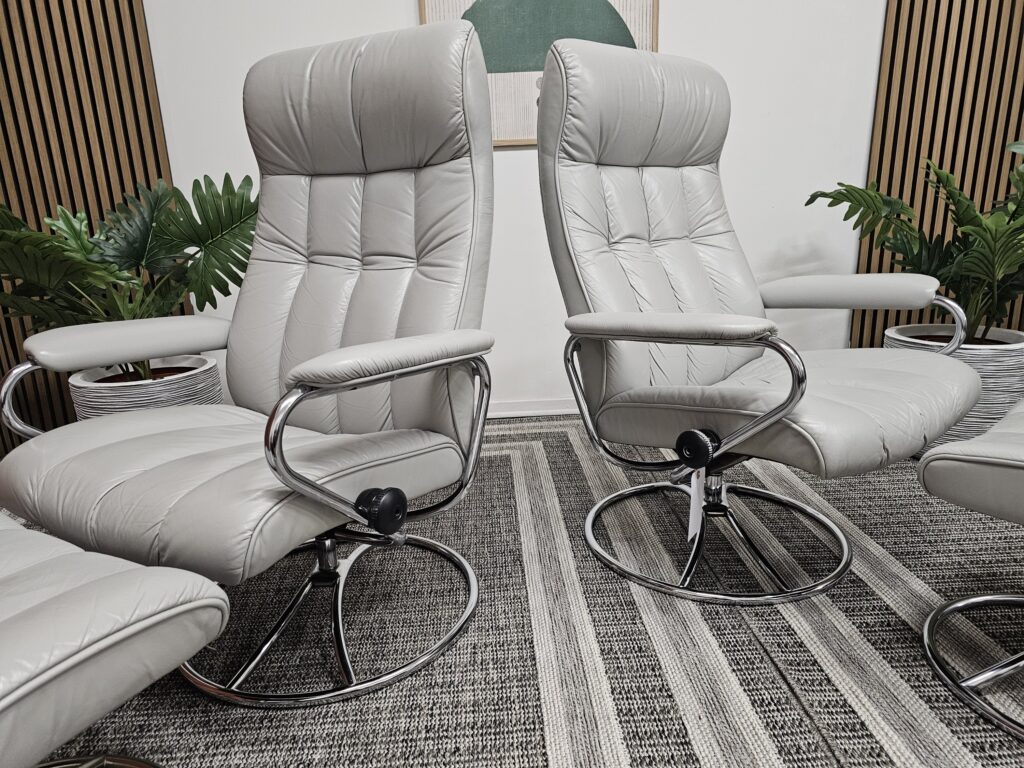 2 stk. Ikonisk Stressless® Golf Original lenestoler fra Ekornes