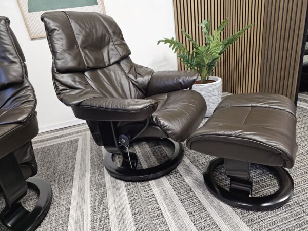 2 stk. Stressless® Reno (M) lenestoler m/krakk fra Ekornes