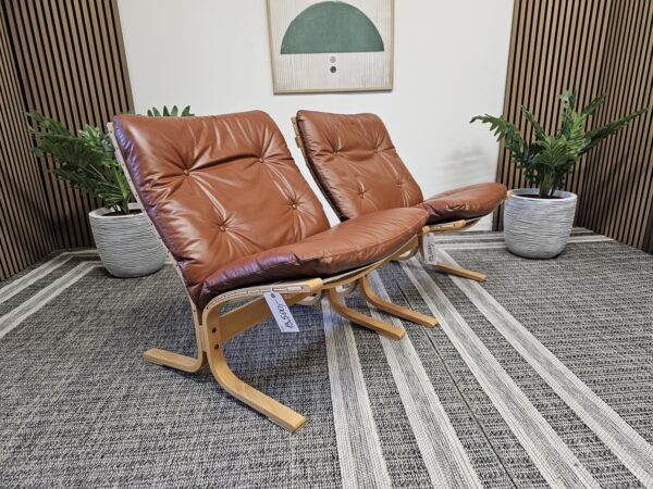 2 stk. Ikonisk Siesta Classic model SIE 302 vintage lenestol