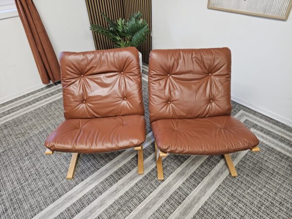 2 stk. Ikonisk Siesta Classic model SIE 302 vintage lenestol