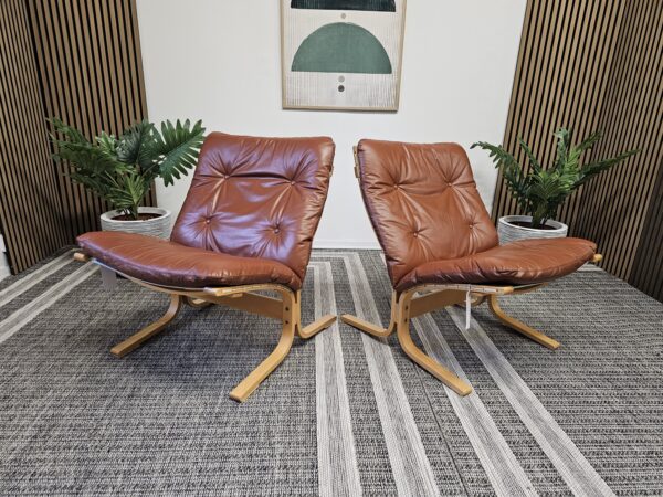 2 stk. Ikonisk Siesta Classic model SIE 302 vintage lenestol