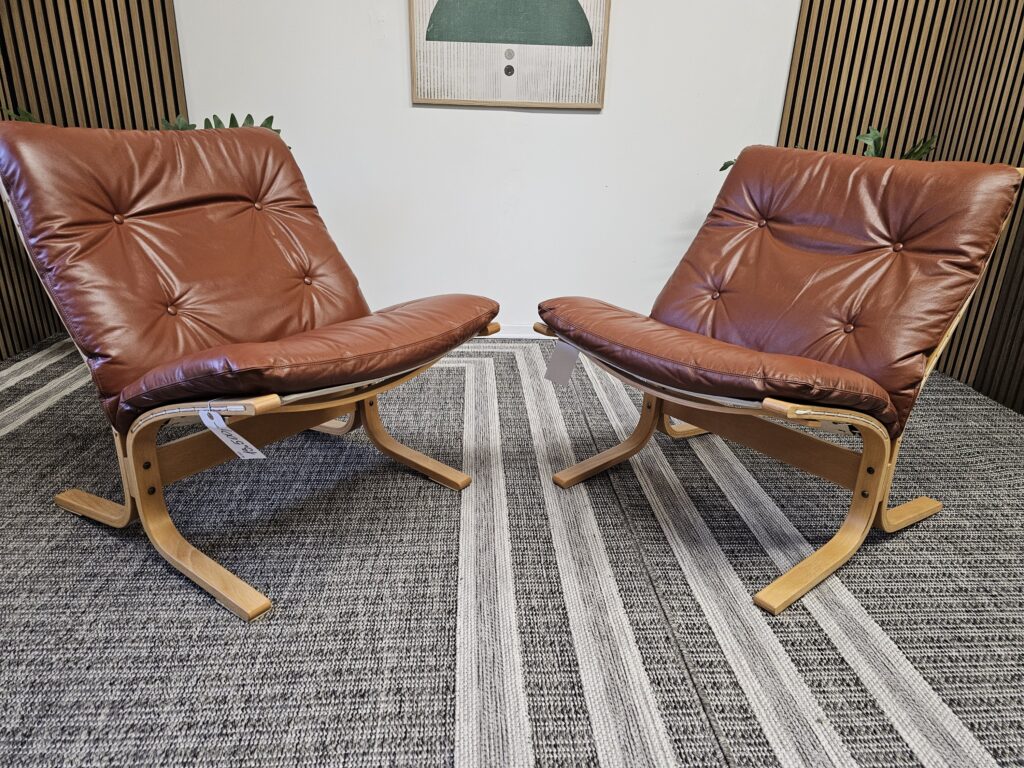 2 stk. Ikonisk Siesta Classic model SIE 302 vintage lenestol