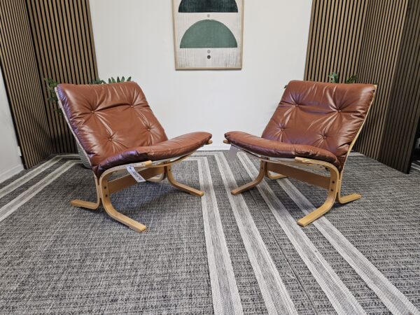 2 stk. Ikonisk Siesta Classic model SIE 302 vintage lenestol