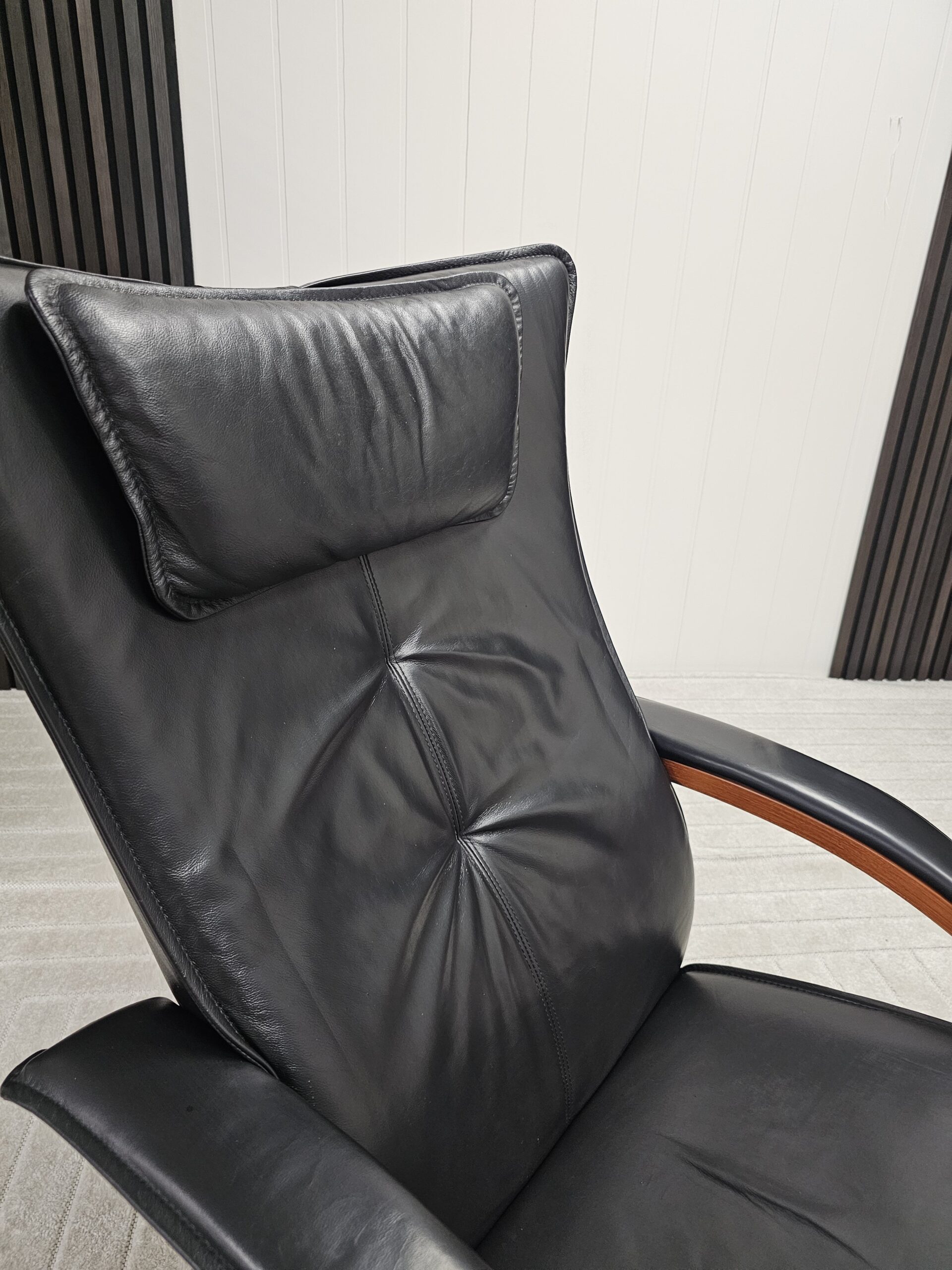 Brunstad Delta Legend lenestol med krakk - Bilde 11