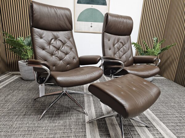 2 stk. Stressless Høyrygg Metro lenestoler m/krakk