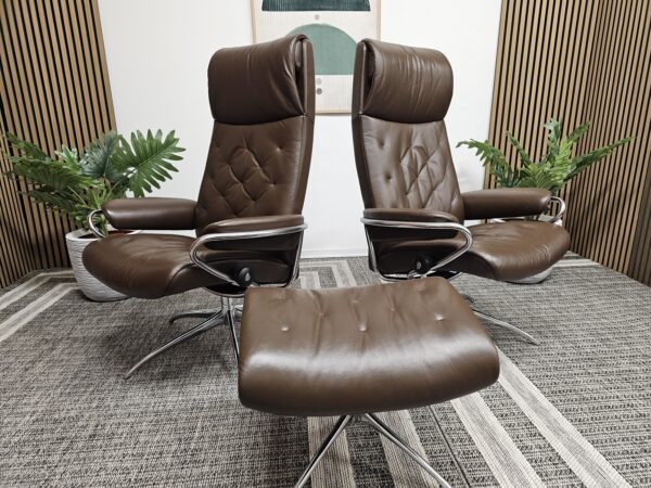 2 stk. Stressless Høyrygg Metro lenestoler m/krakk