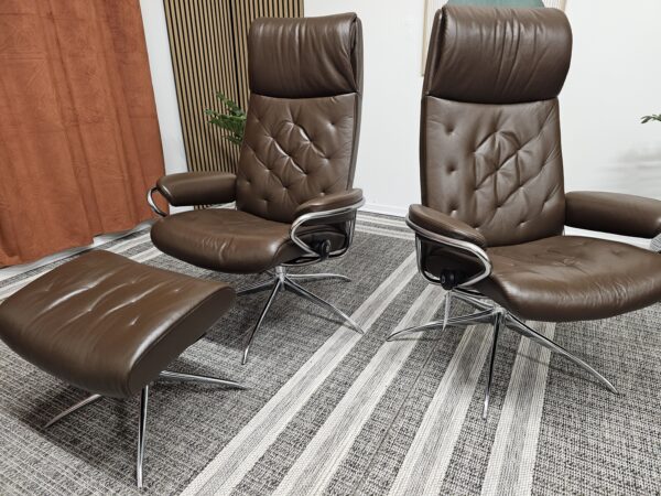 2 stk. Stressless Høyrygg Metro lenestoler m/krakk