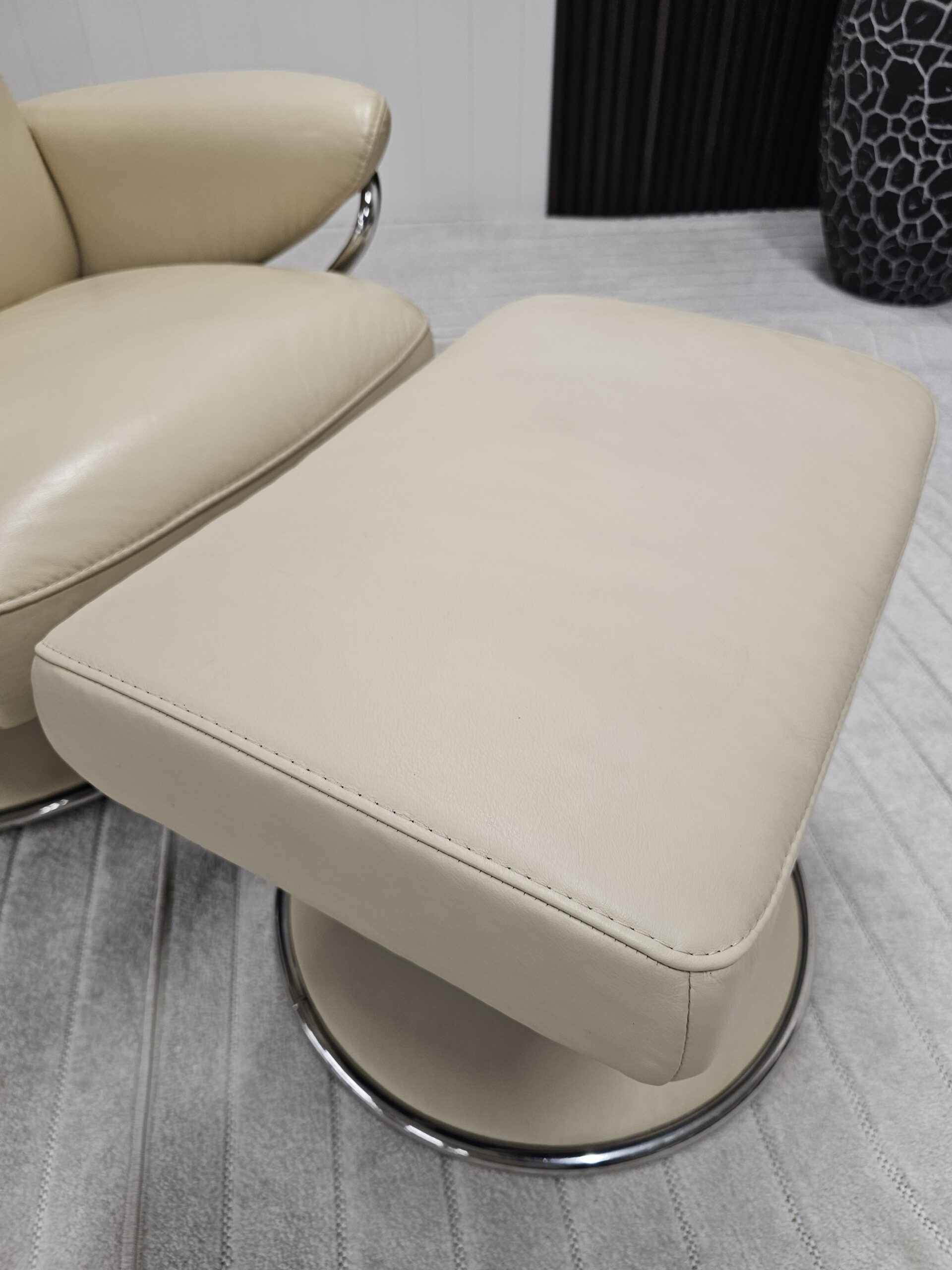 Stressless Jazz (M) lenestol med krakk - Bilde 14