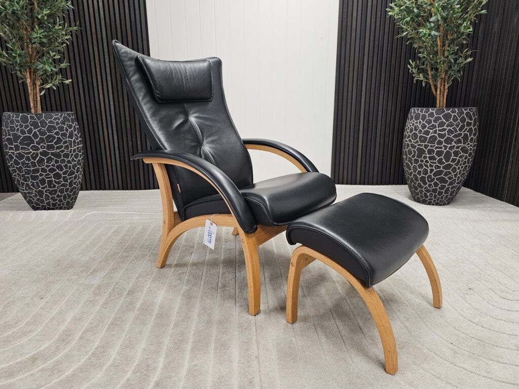 Brunstad Delta Legend lenestol med krakk