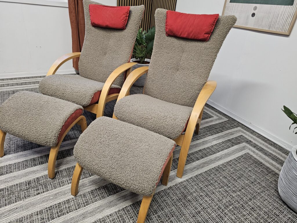 2 stk. Brunstad Delta lenestoler med krakk