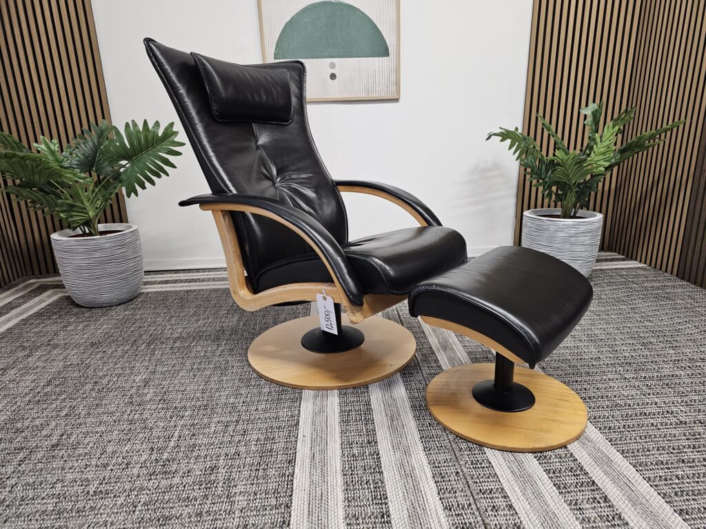 Brunstad Delta Swing lenestol med krakk