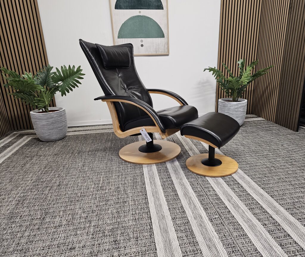 Brunstad Delta Swing lenestol med krakk