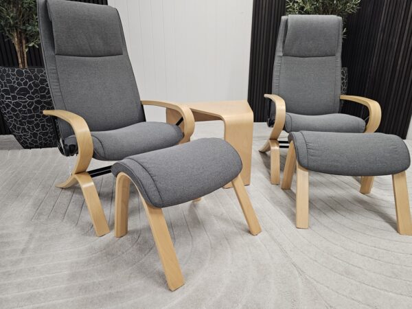2 stk. Stressless James lenestol m/krakk og bord