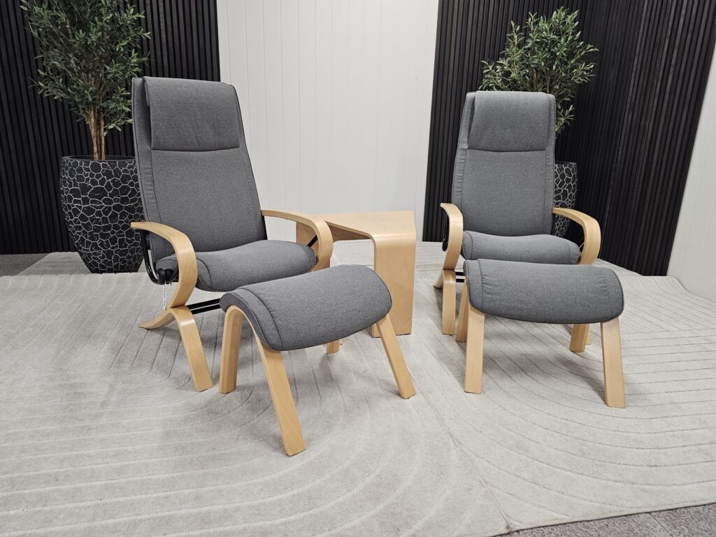 2 stk. Stressless James lenestol m/krakk og bord