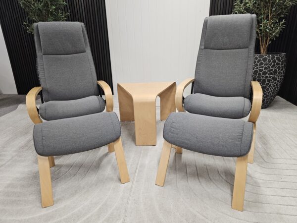2 stk. Stressless James lenestol m/krakk og bord