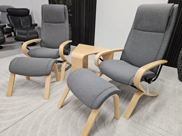 2 stk. Stressless James lenestol m/krakk og bord