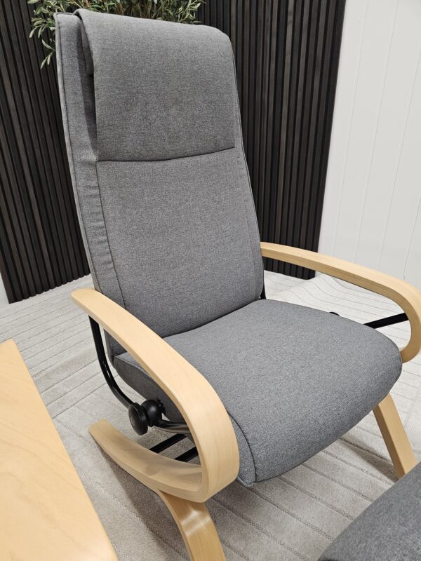 2 stk. Stressless James lenestol m/krakk og bord