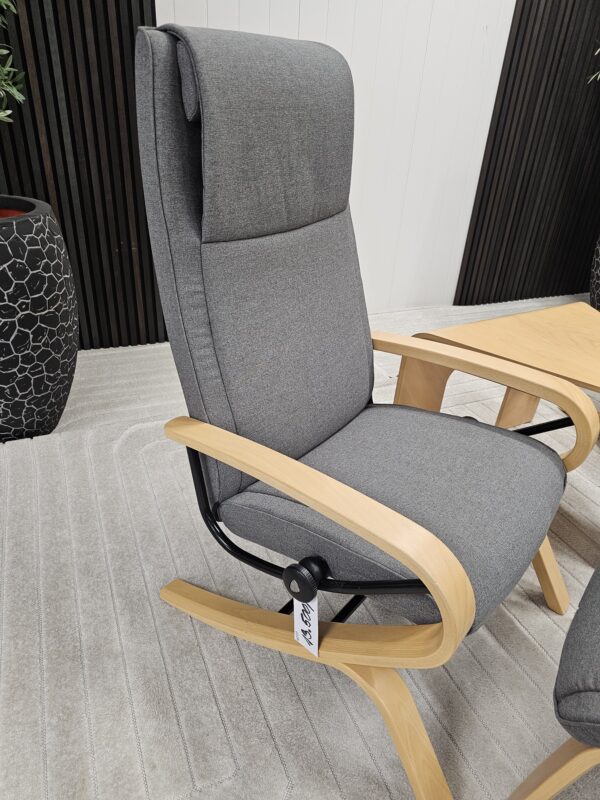 2 stk. Stressless James lenestol m/krakk og bord