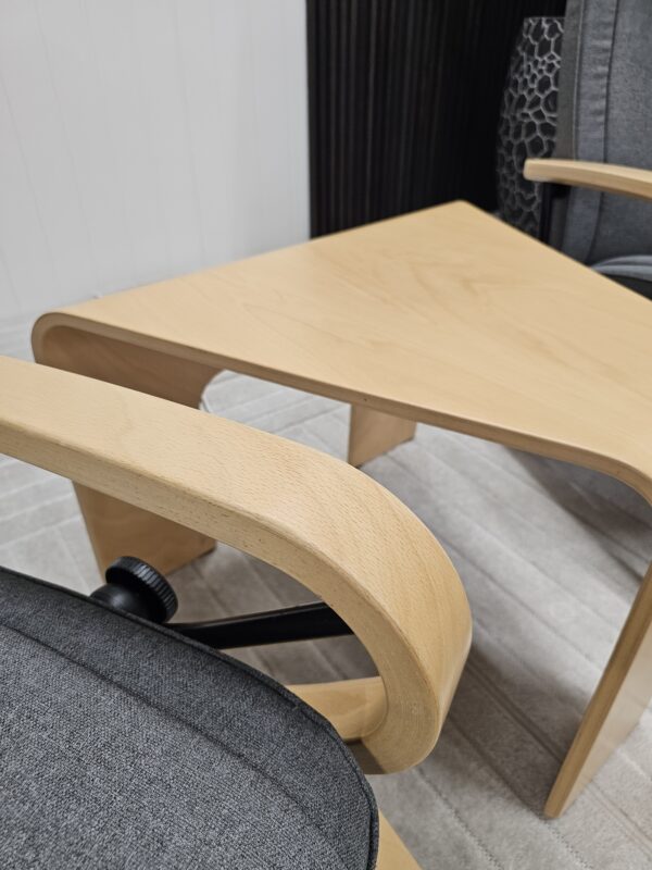 2 stk. Stressless James lenestol m/krakk og bord