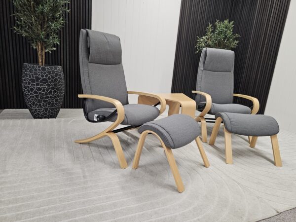 2 stk. Stressless James lenestol m/krakk og bord
