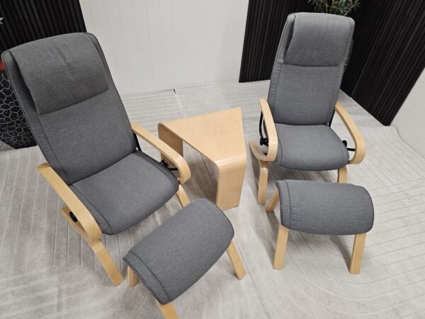 2 stk. Stressless James lenestol m/krakk og bord