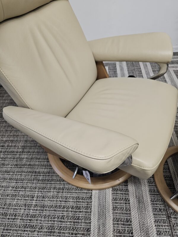 Ikonisk Stressless Jazz Signature lenestol med krakk