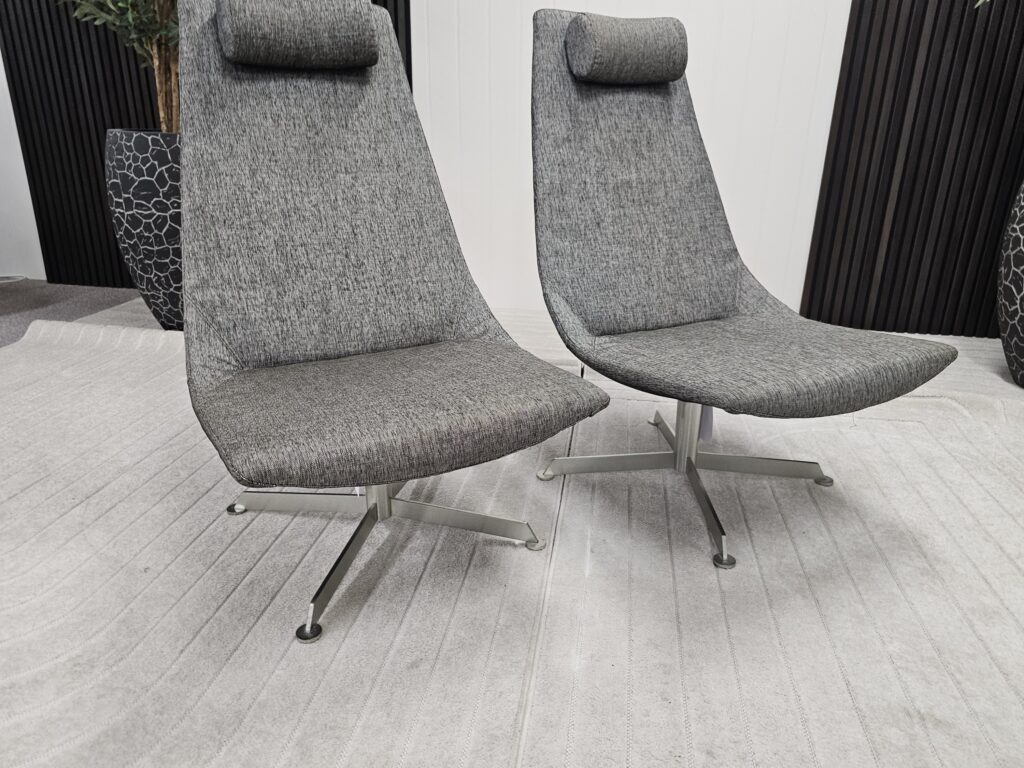 2 stk. Conform lenestoler- loungstoler