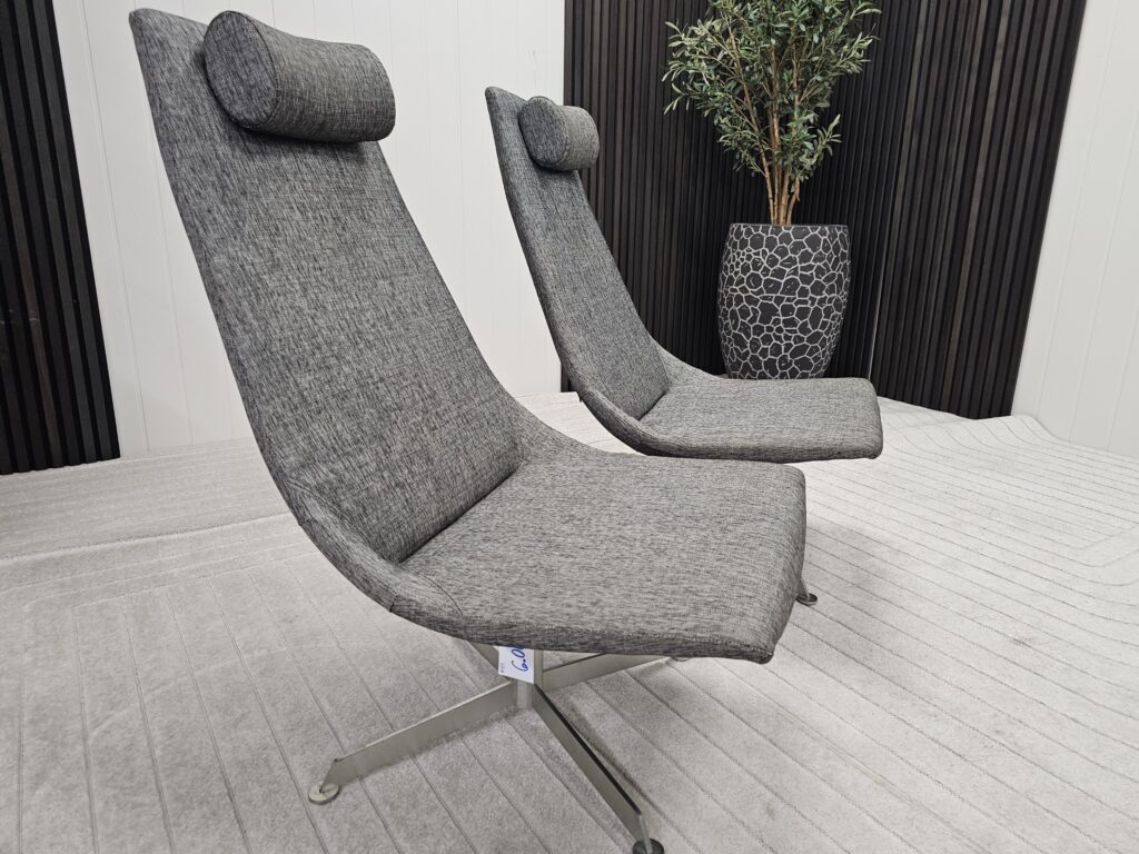 2 stk. Conform lenestoler- loungstoler