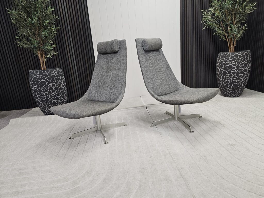 2 stk. Conform lenestoler- loungstoler