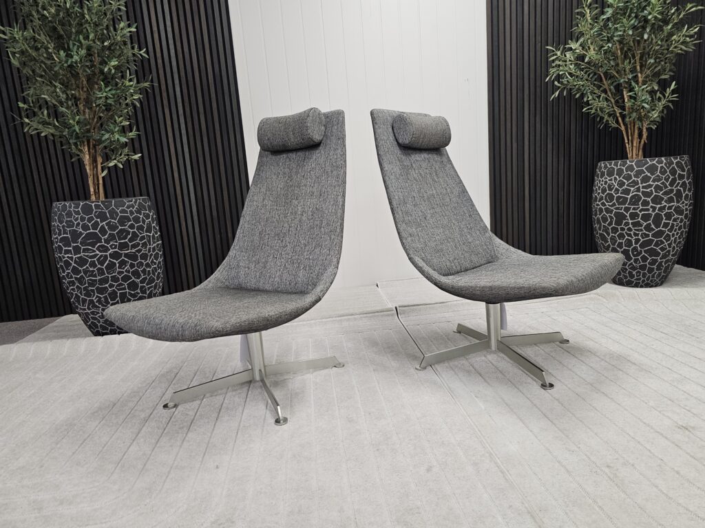 2 stk. Conform lenestoler- loungstoler