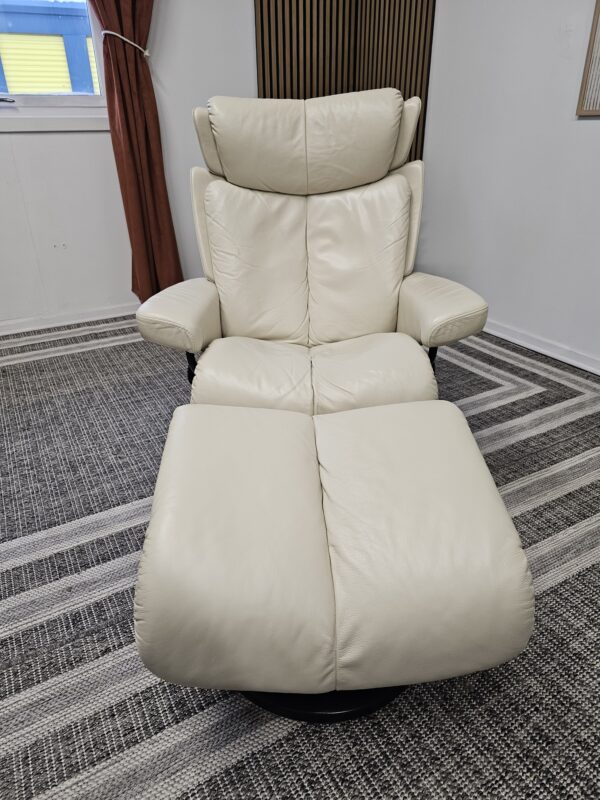 Stressless Magic lenestol med krakk