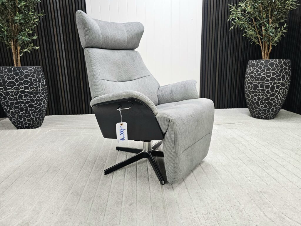 Conform Air lenestol med integrert fothviler